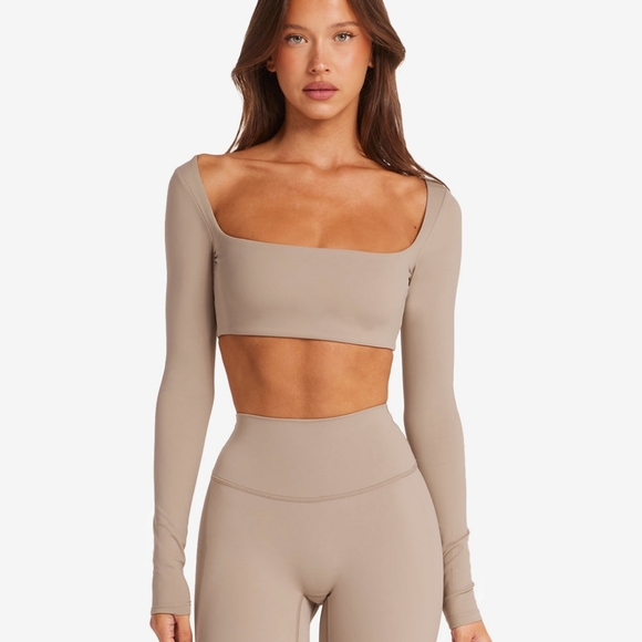 NWOT CSB Freedom Scoop Long Sleeve Crop Top in Almond - Size L - Picture 1 of 8